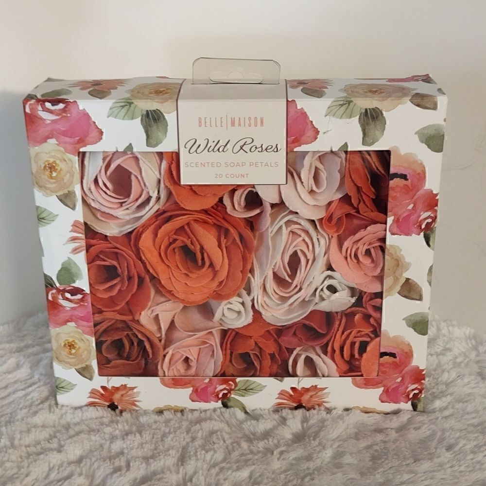 Belle Maison "Wild Roses" Scented Soap Petals